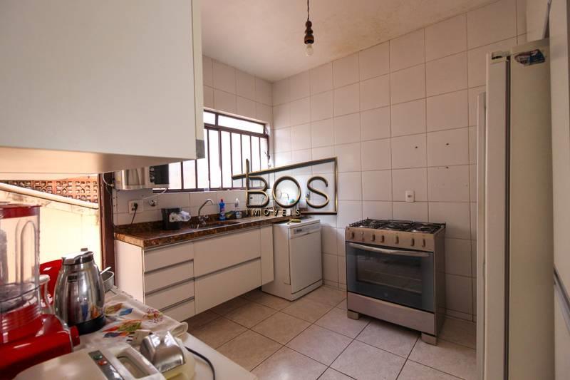 Casa, 4 quartos, 270 m² - Foto 11