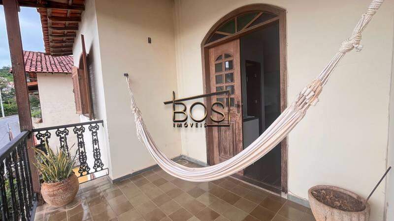 Casa, 4 quartos, 265 m² - Foto 1