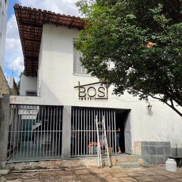 Casa, 4 quartos, 273 m² - Foto 1