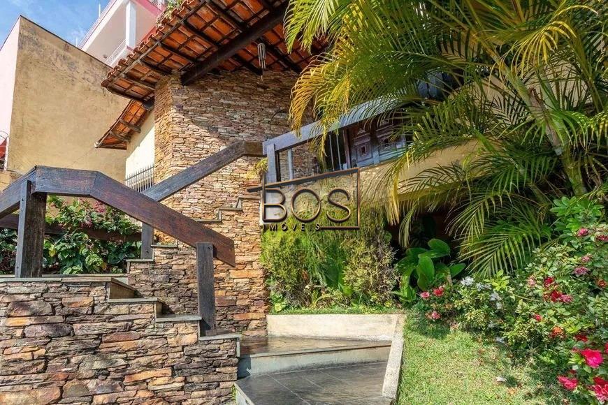 Casa, 5 quartos, 374 m² - Foto 1