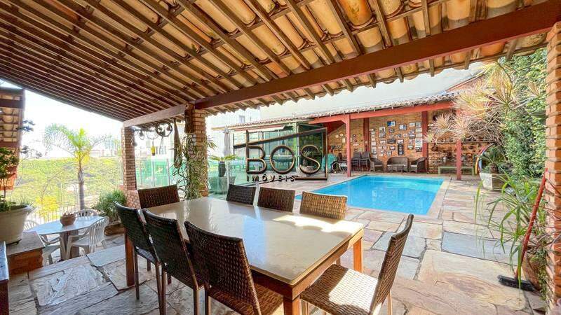 Casa, 5 quartos, 550 m² - Foto 1