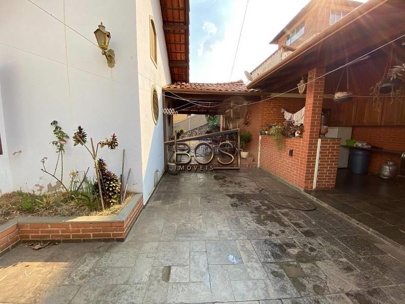 Casa, 5 quartos, 650 m² - Foto 1