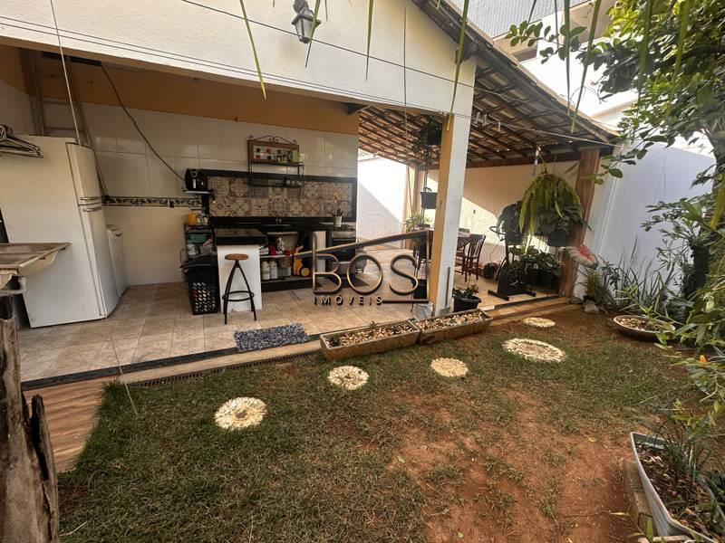 Casa, 3 quartos, 198 m² - Foto 2