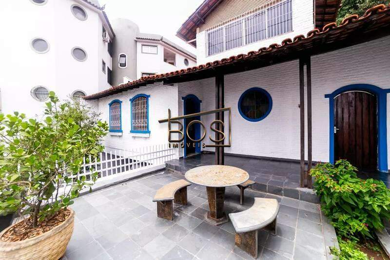 Casa, 5 quartos, 379 m² - Foto 1