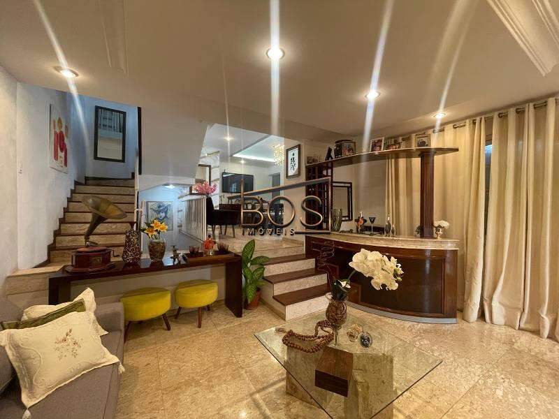 Casa, 5 quartos, 325 m² - Foto 3