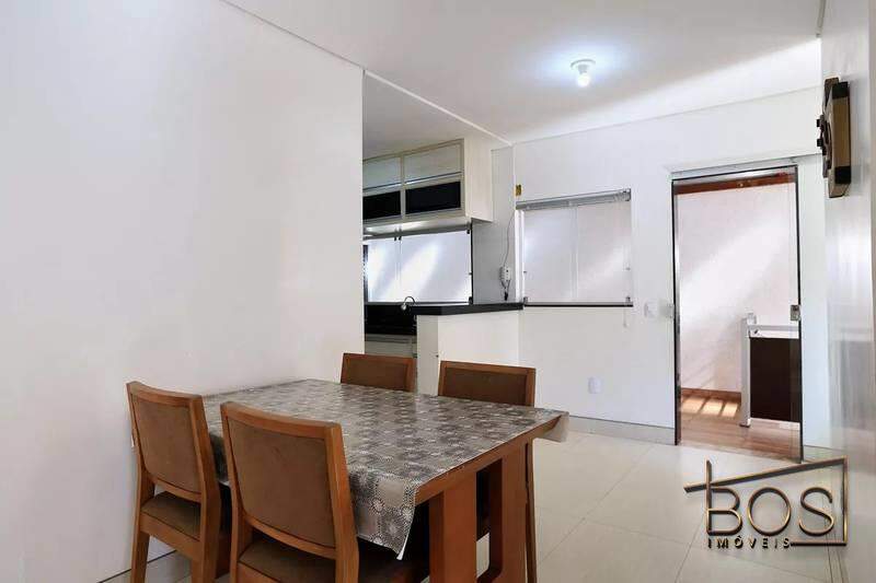 Casa, 3 quartos, 217 m² - Foto 1