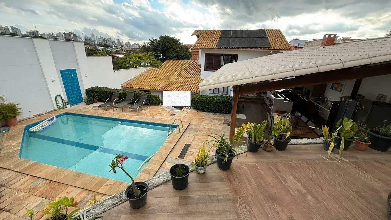 Casa, 4 quartos, 290 m² - Foto 1