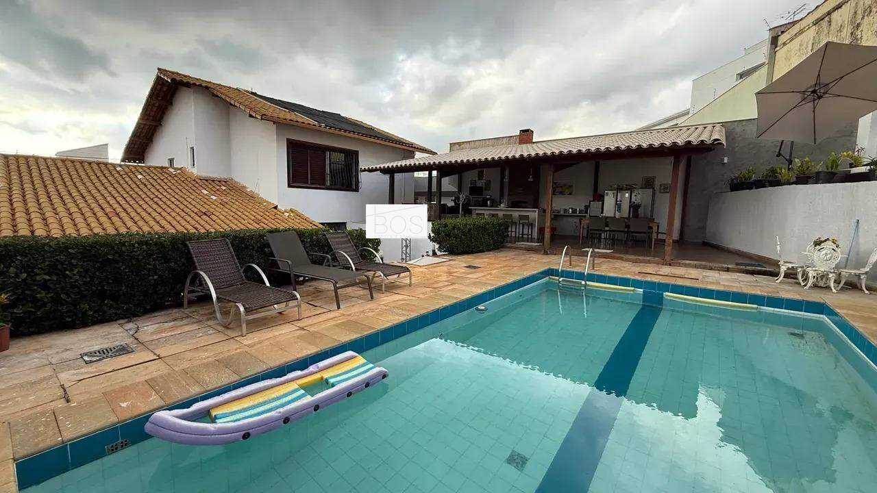 Casa, 4 quartos, 290 m² - Foto 2