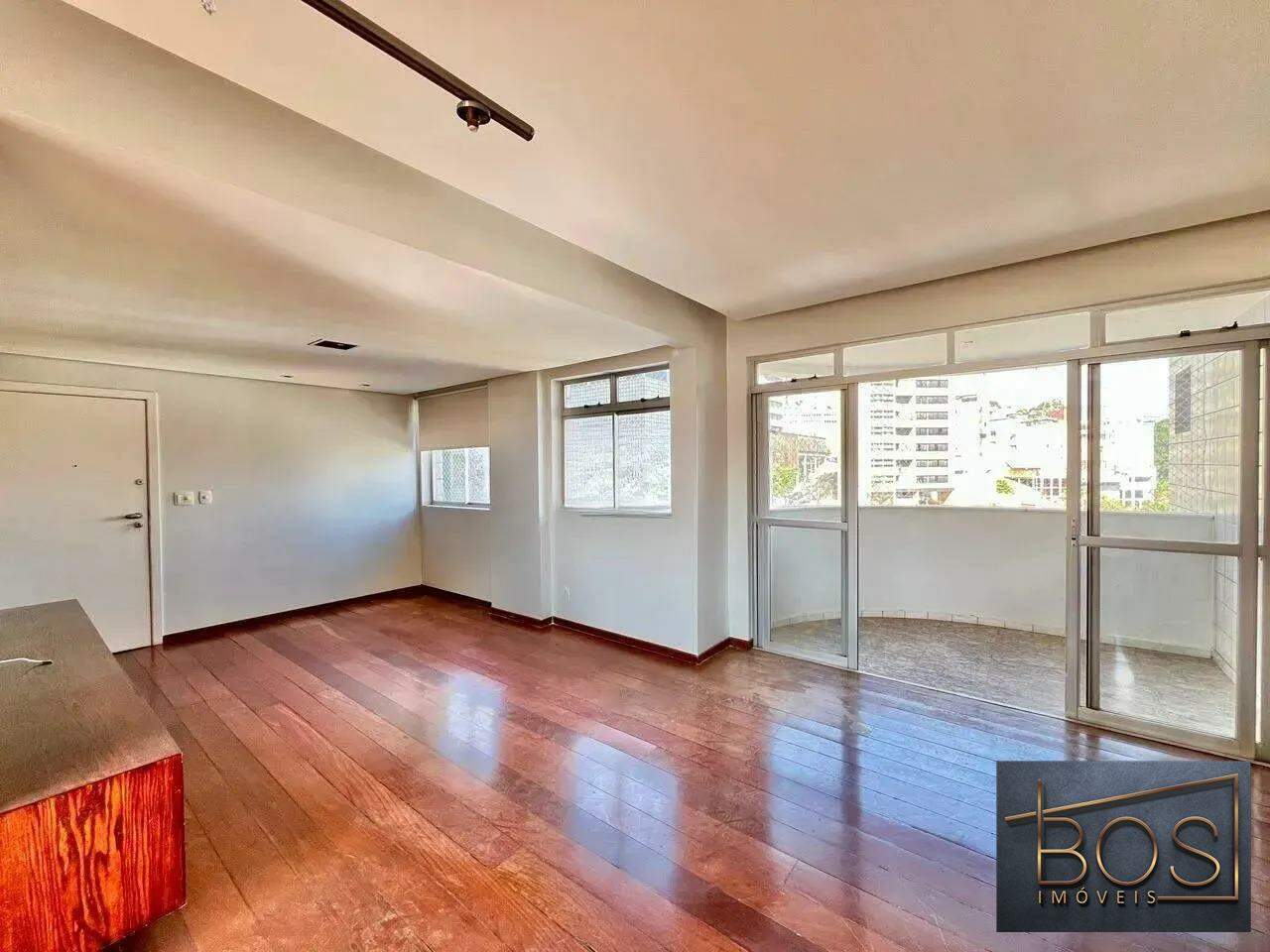 Apartamento, 3 quartos, 140 m² - Foto 1