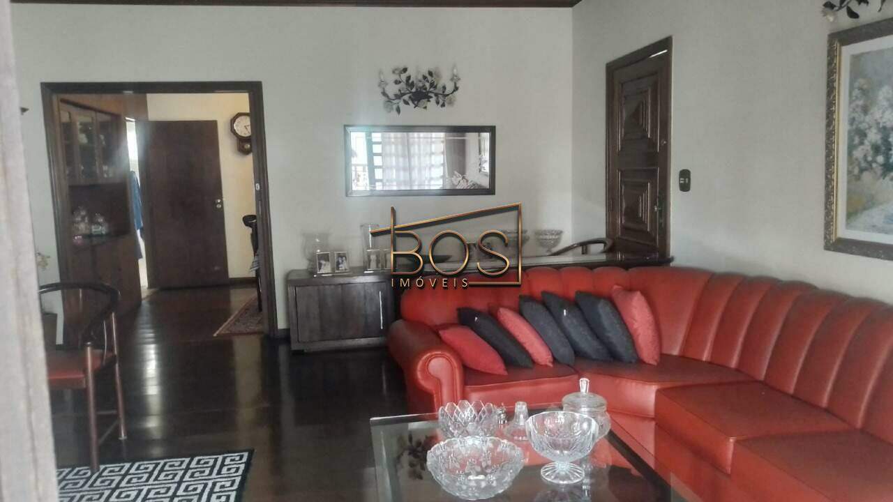 Casa, 3 quartos, 270 m² - Foto 1