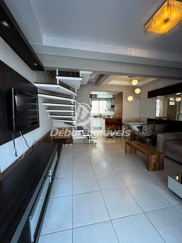 Triplex à venda no Costeira: 