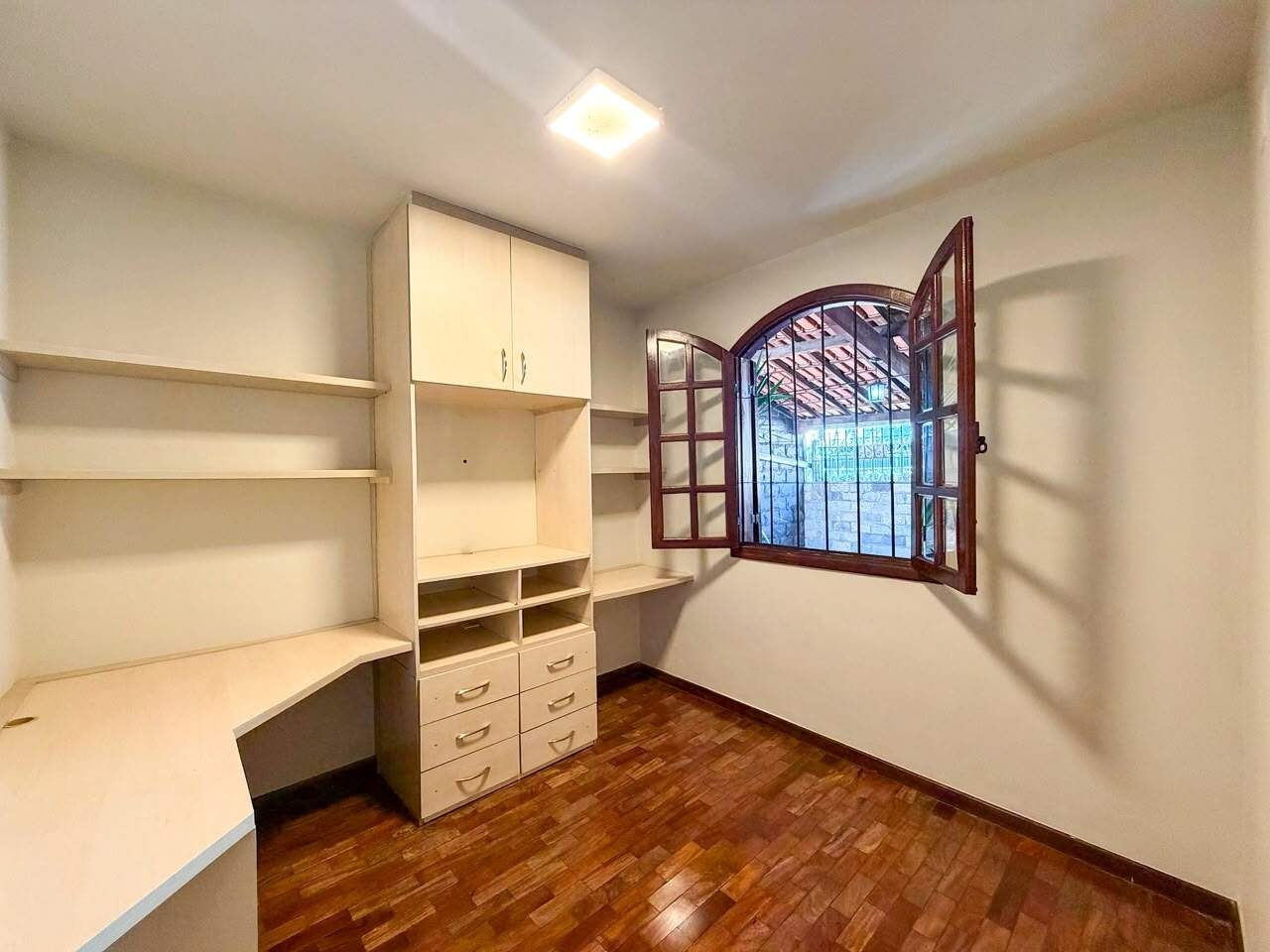Casa à venda no Serrano: 