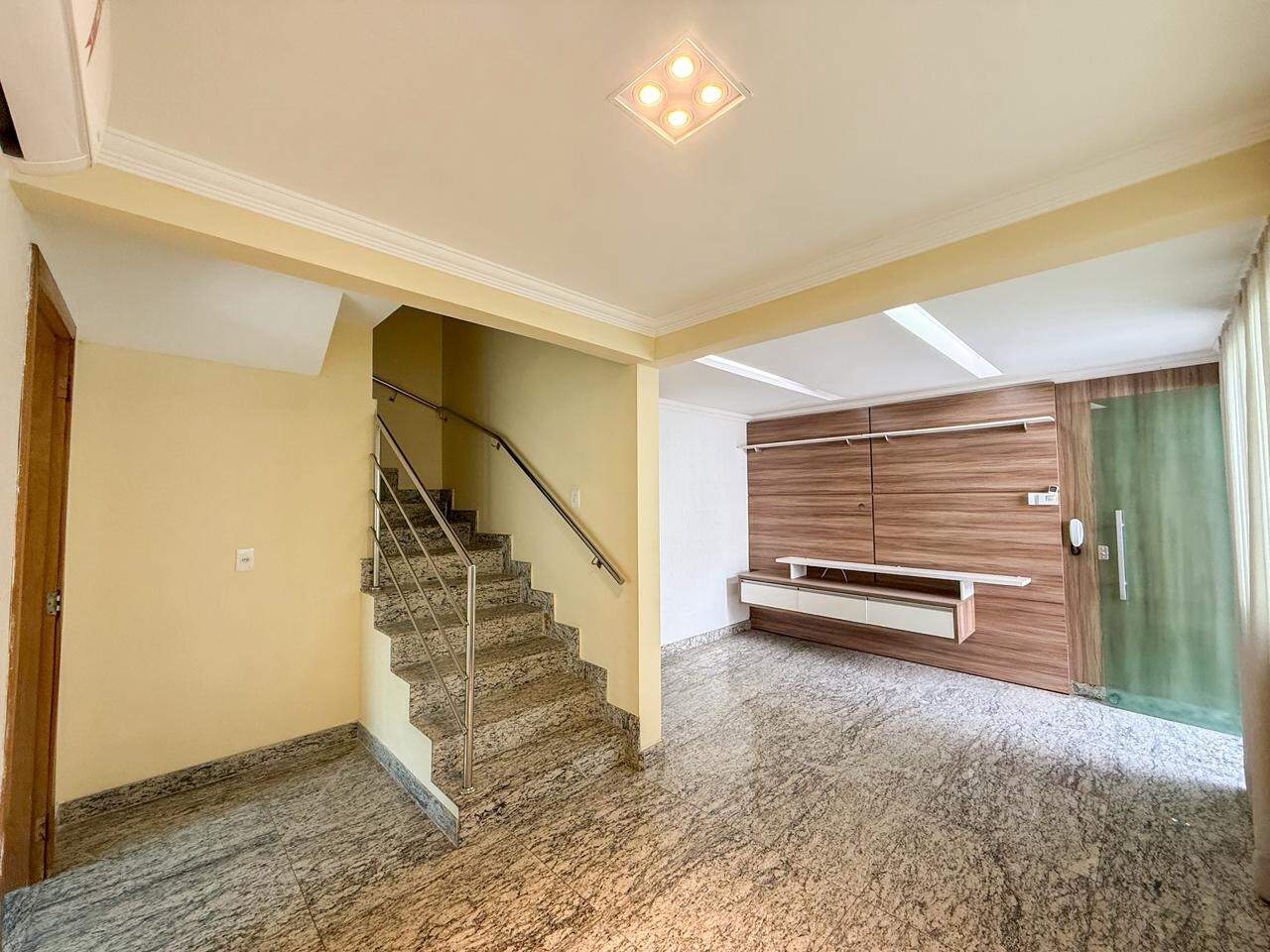 Casa à venda no Santa Terezinha: 
