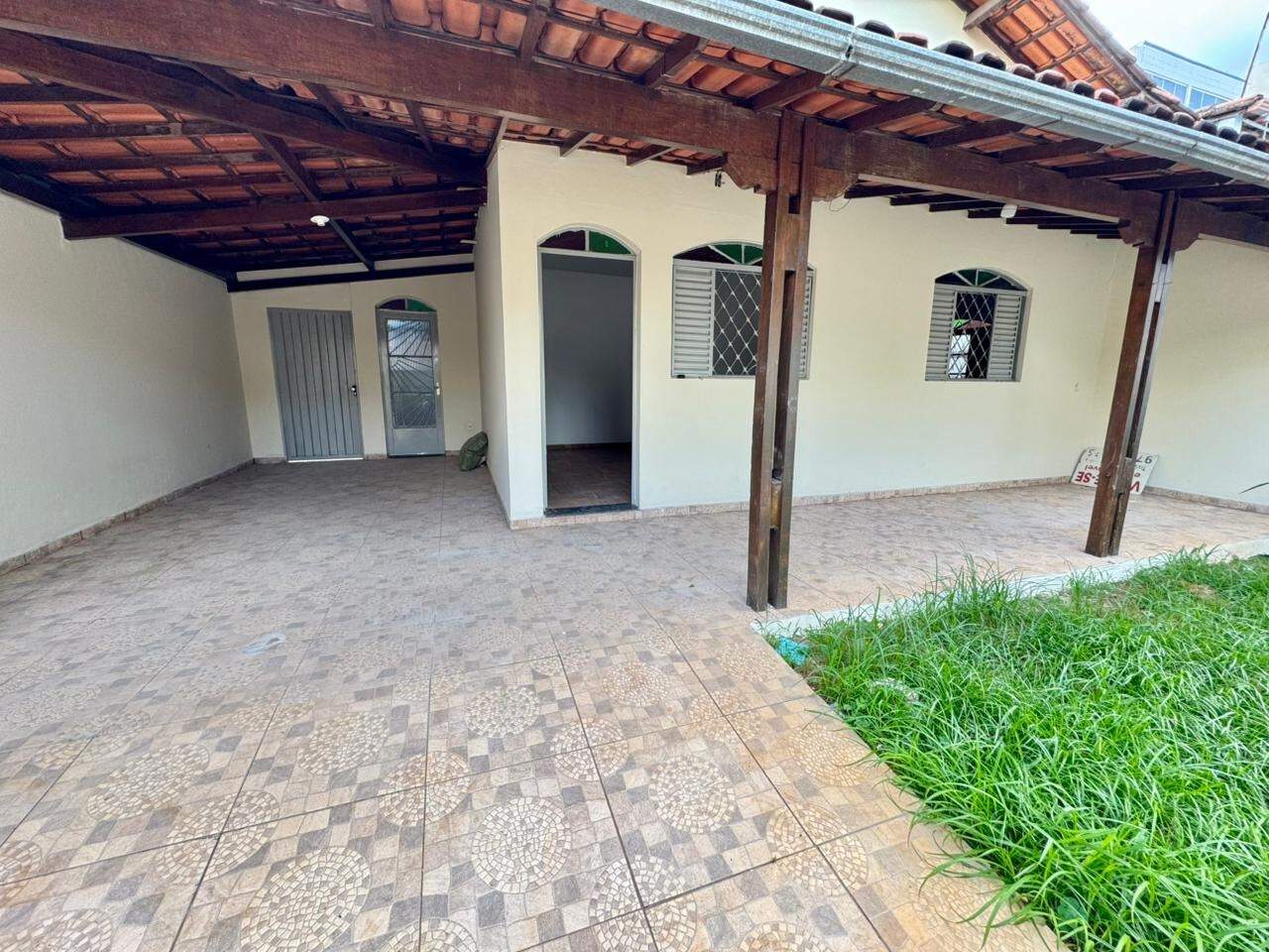 Casa à venda no Arvoredo: 