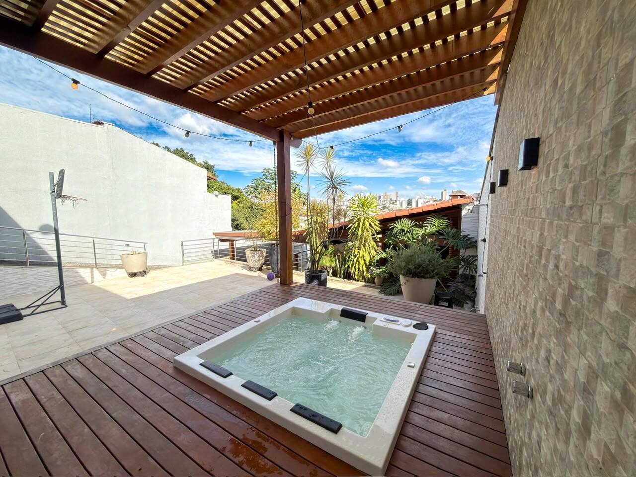 Casa à venda no Alto Caiçaras: 