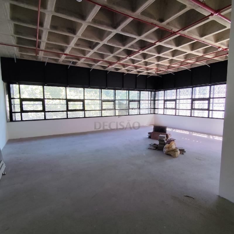 Andar corrido à venda no Lourdes: 