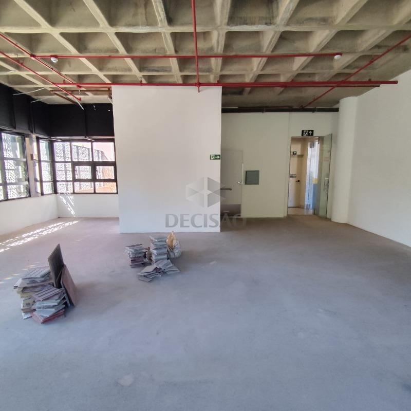 Andar corrido à venda no Lourdes: 