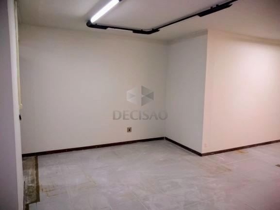 Andar corrido à venda no Lourdes: 