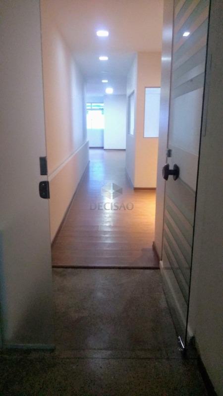 Andar corrido à venda no Lourdes: 