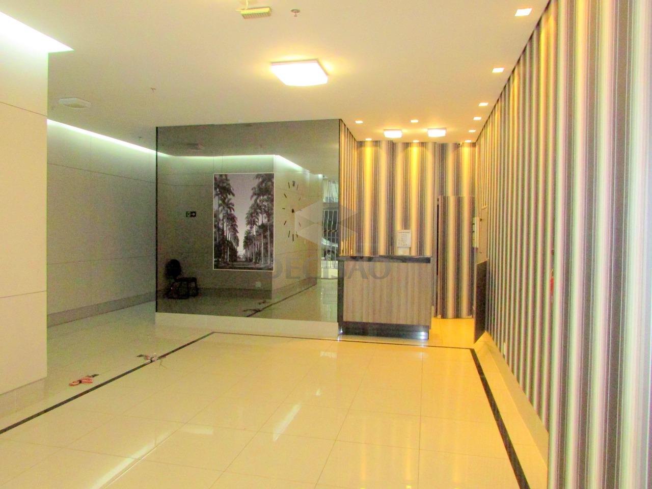 Prédio Comercial à venda no Centro: Hall de entrada