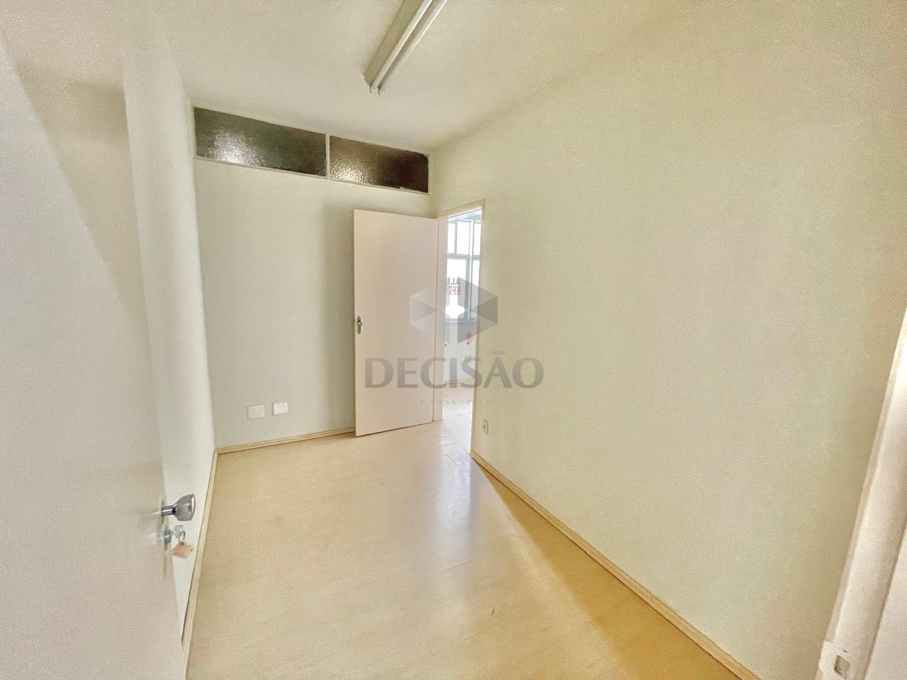 Sala à venda no Centro: 