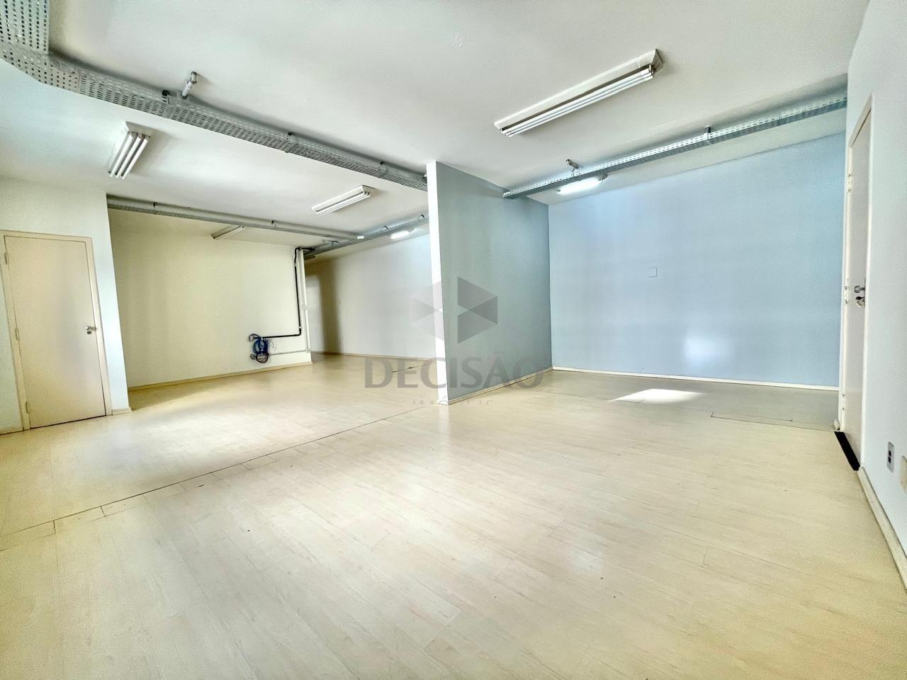 Sala à venda no Centro: 