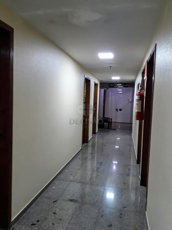 Sala à venda no Lourdes: 