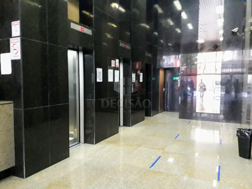 Sala à venda no Lourdes: 