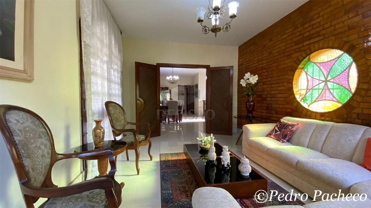 Casa à venda no Sion: 