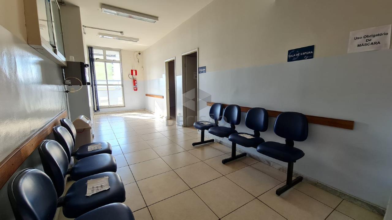 Andar corrido à venda no Centro: 