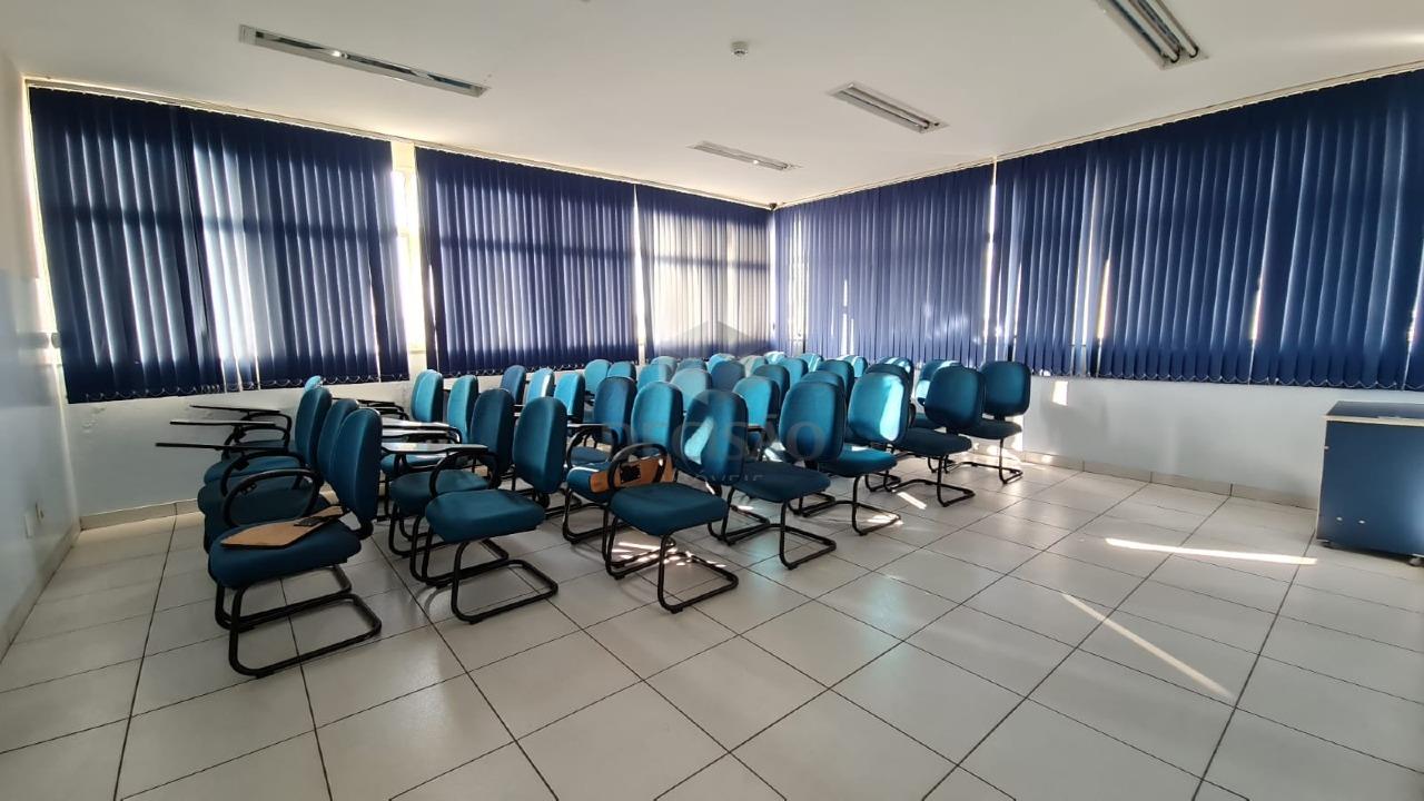 Andar corrido à venda no Centro: 