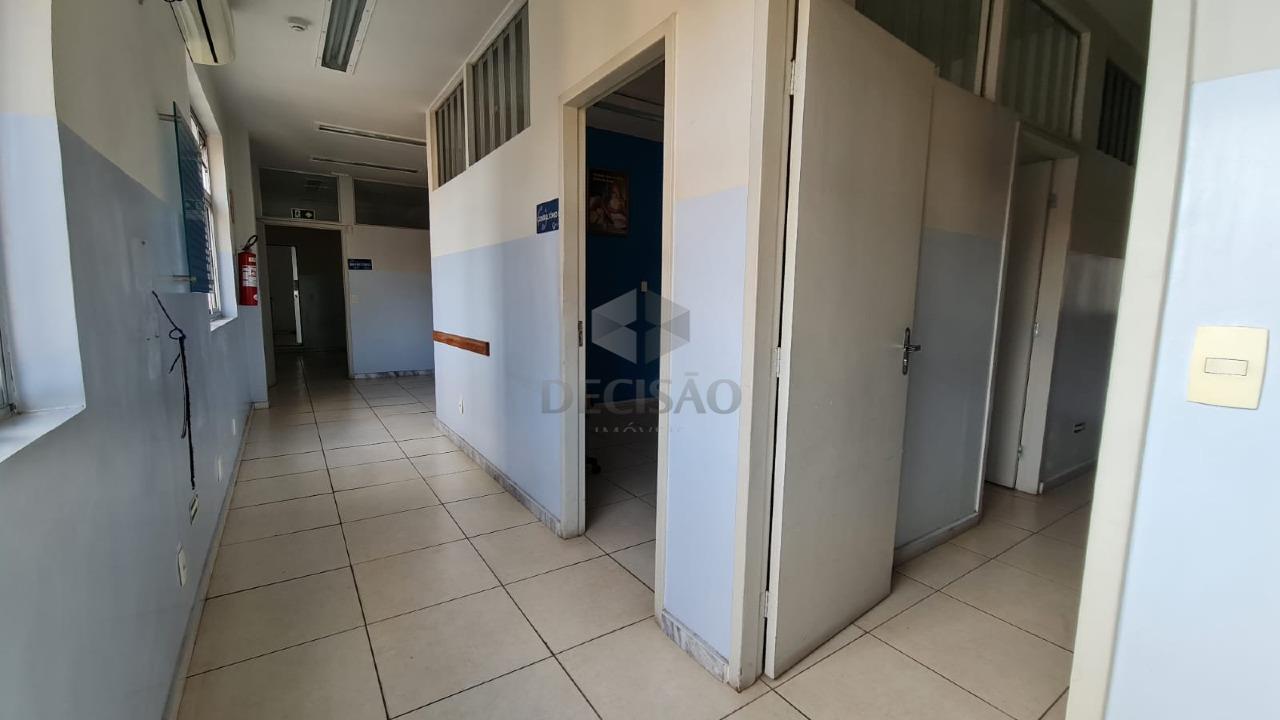 Andar corrido à venda no Centro: 