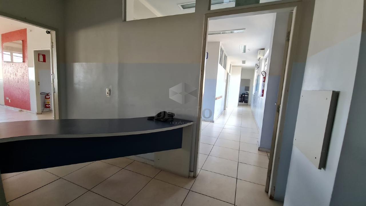 Andar corrido à venda no Centro: 