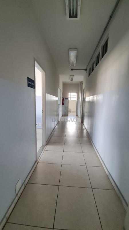 Andar corrido à venda no Centro: 