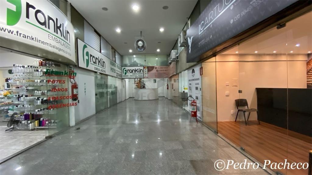 Sala à venda no Centro: 