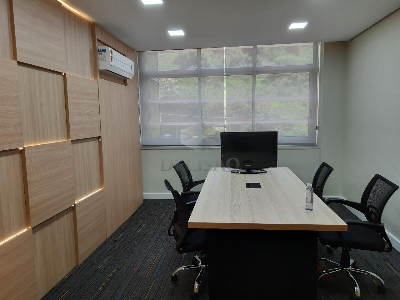 Sala à venda no Santa Lucia: 