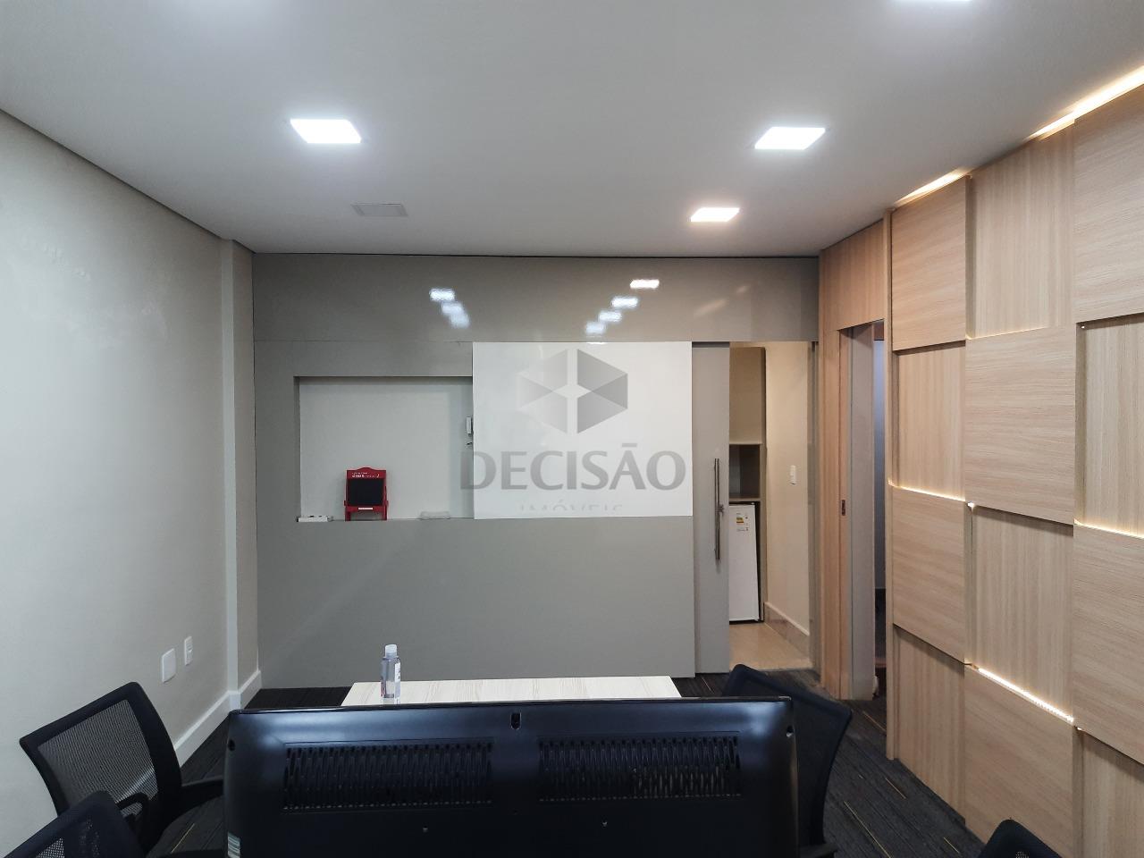 Sala à venda no Santa Lucia: 