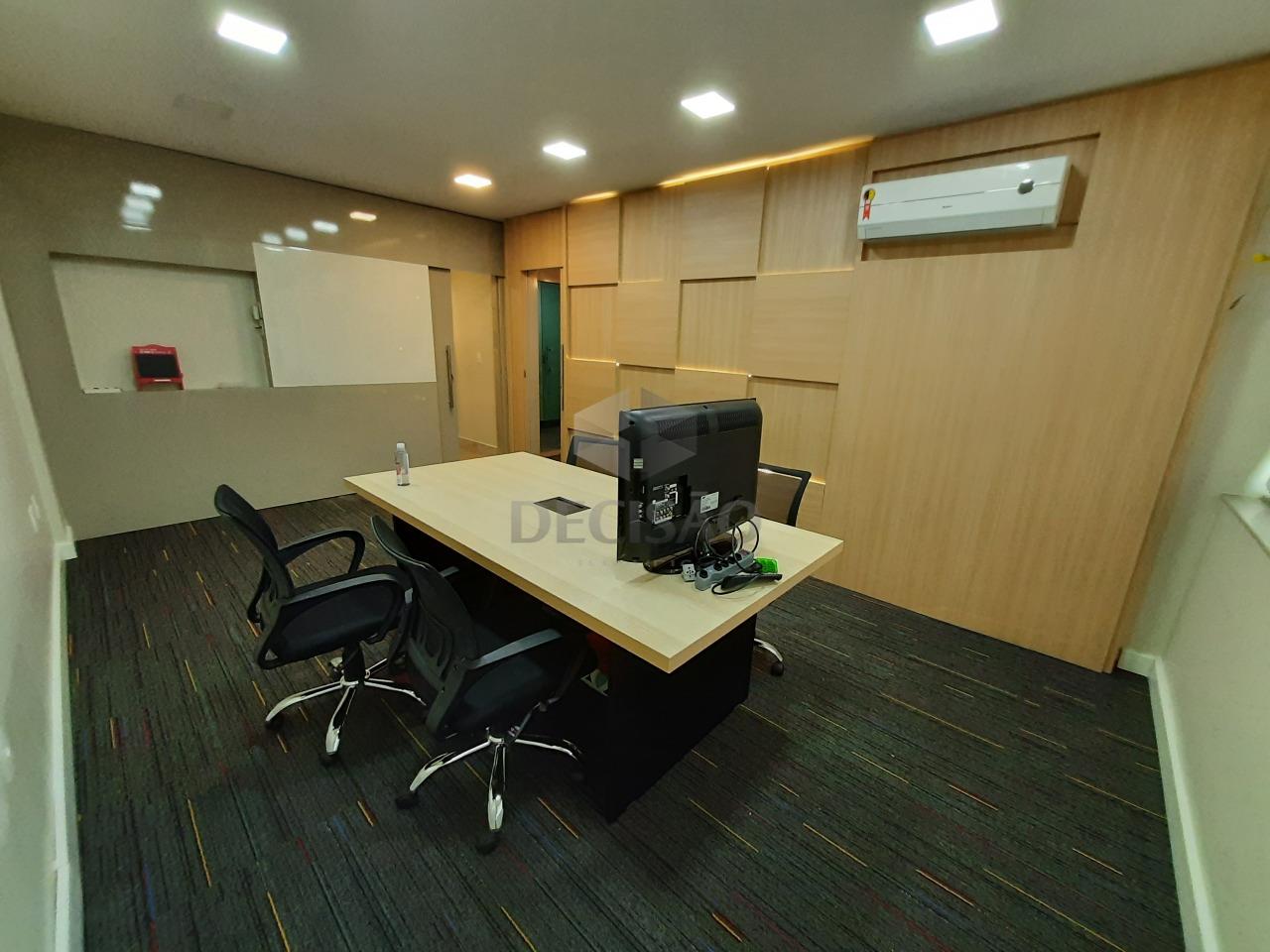 Sala à venda no Santa Lucia: 