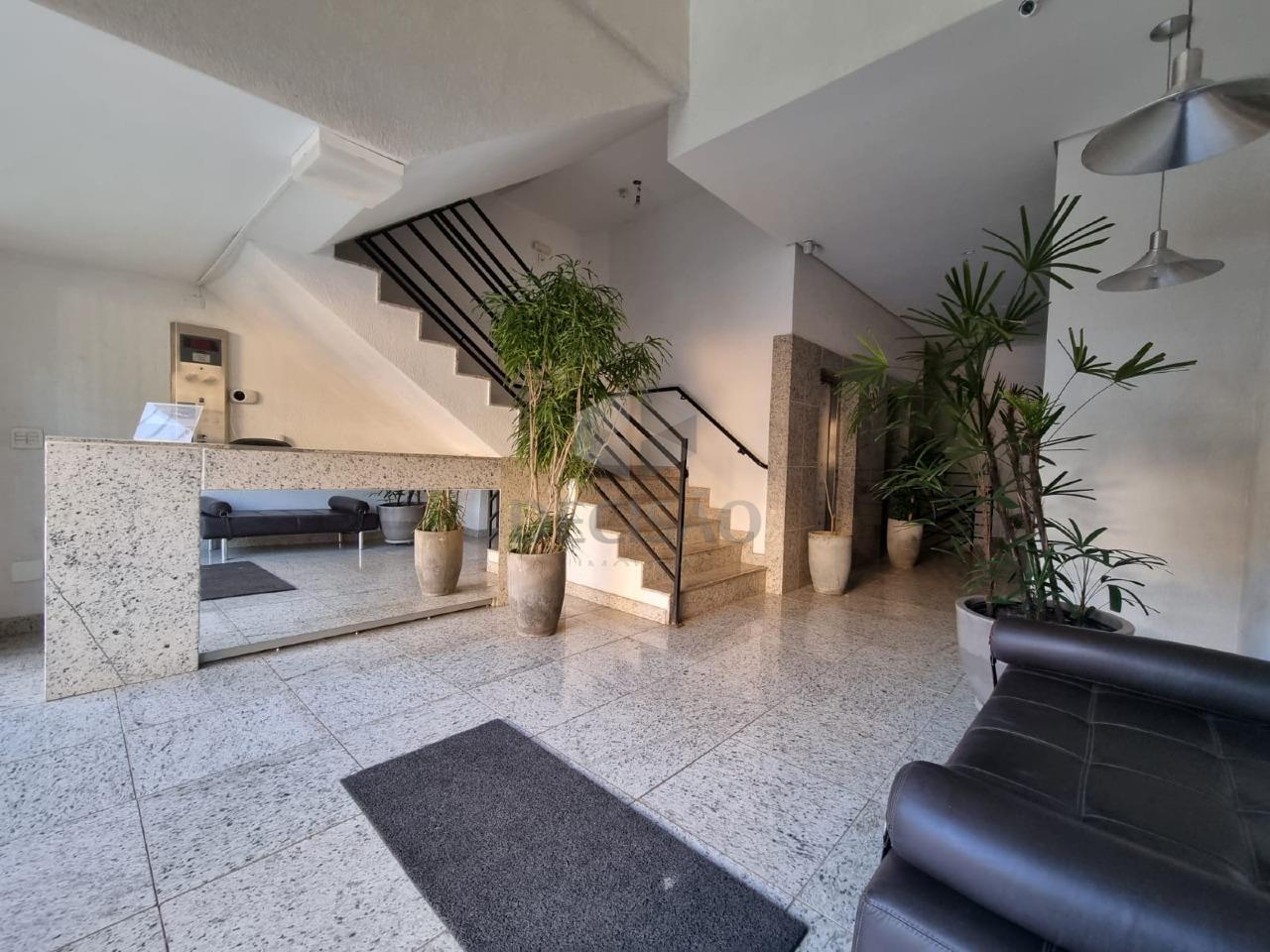 Sala à venda no Santa Lucia: 