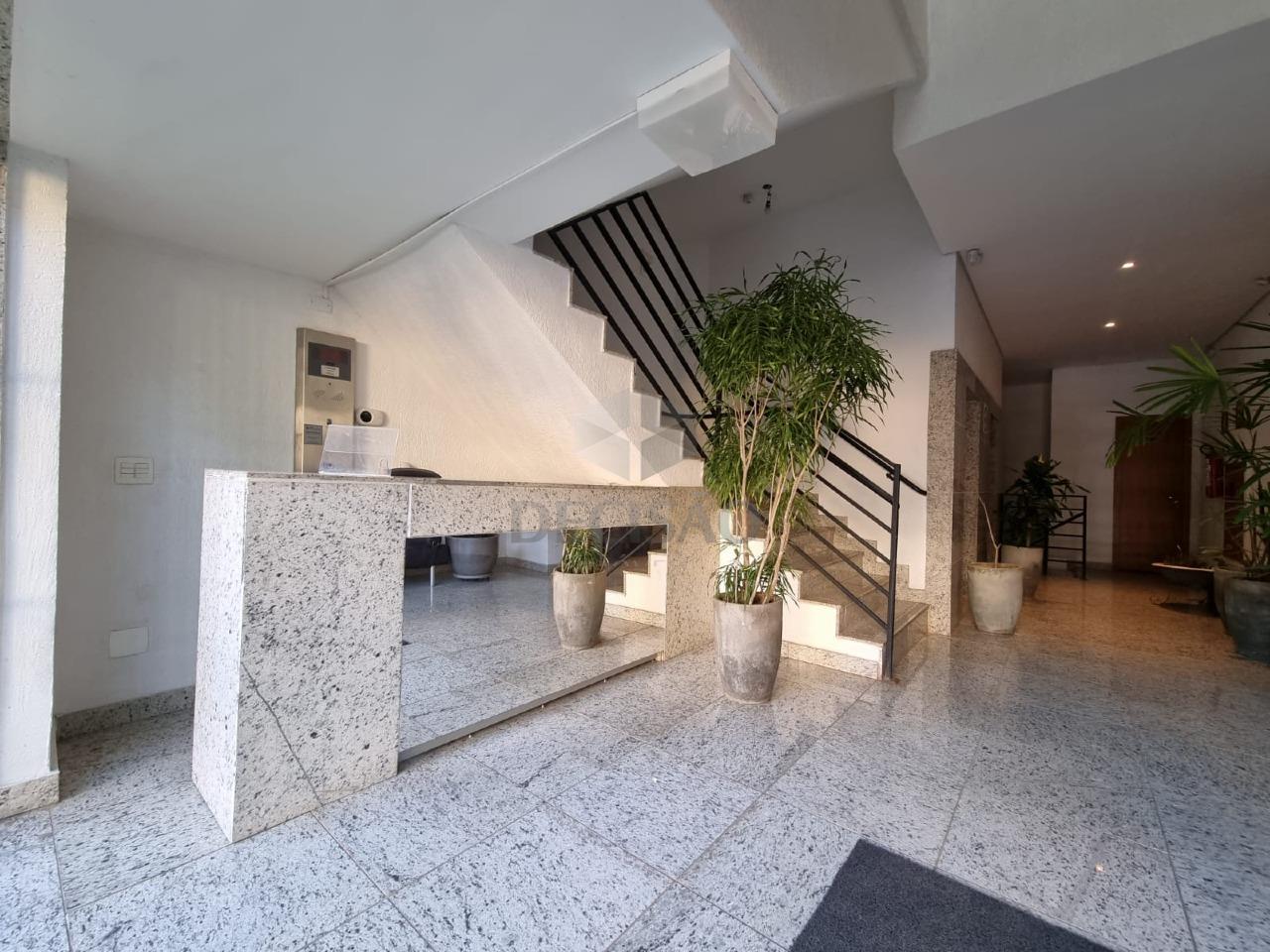 Sala à venda no Santa Lucia: 