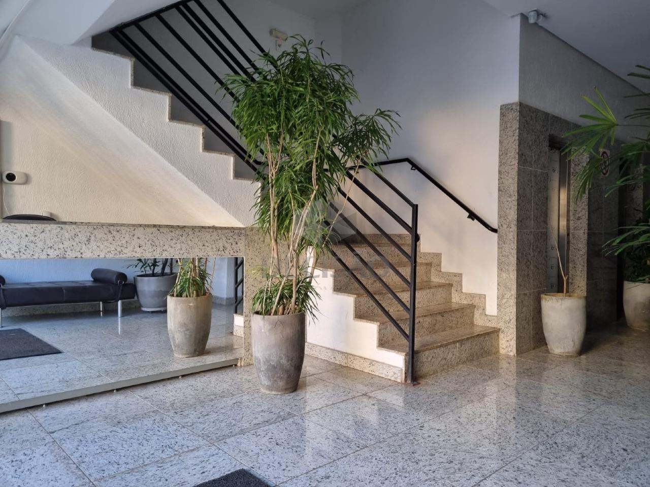 Sala à venda no Santa Lucia: 