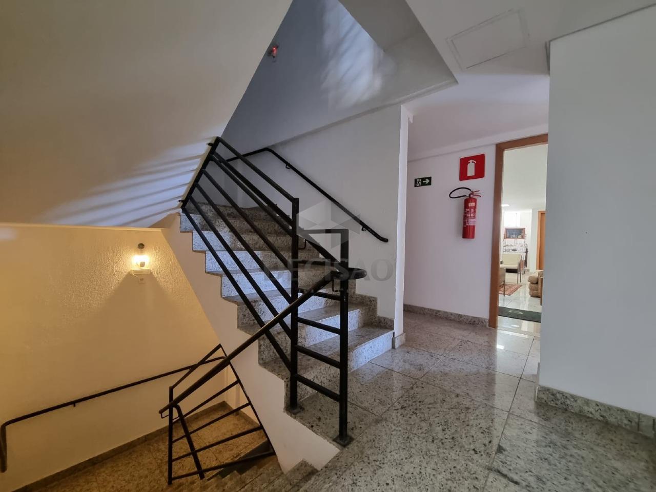 Sala à venda no Santa Lucia: 