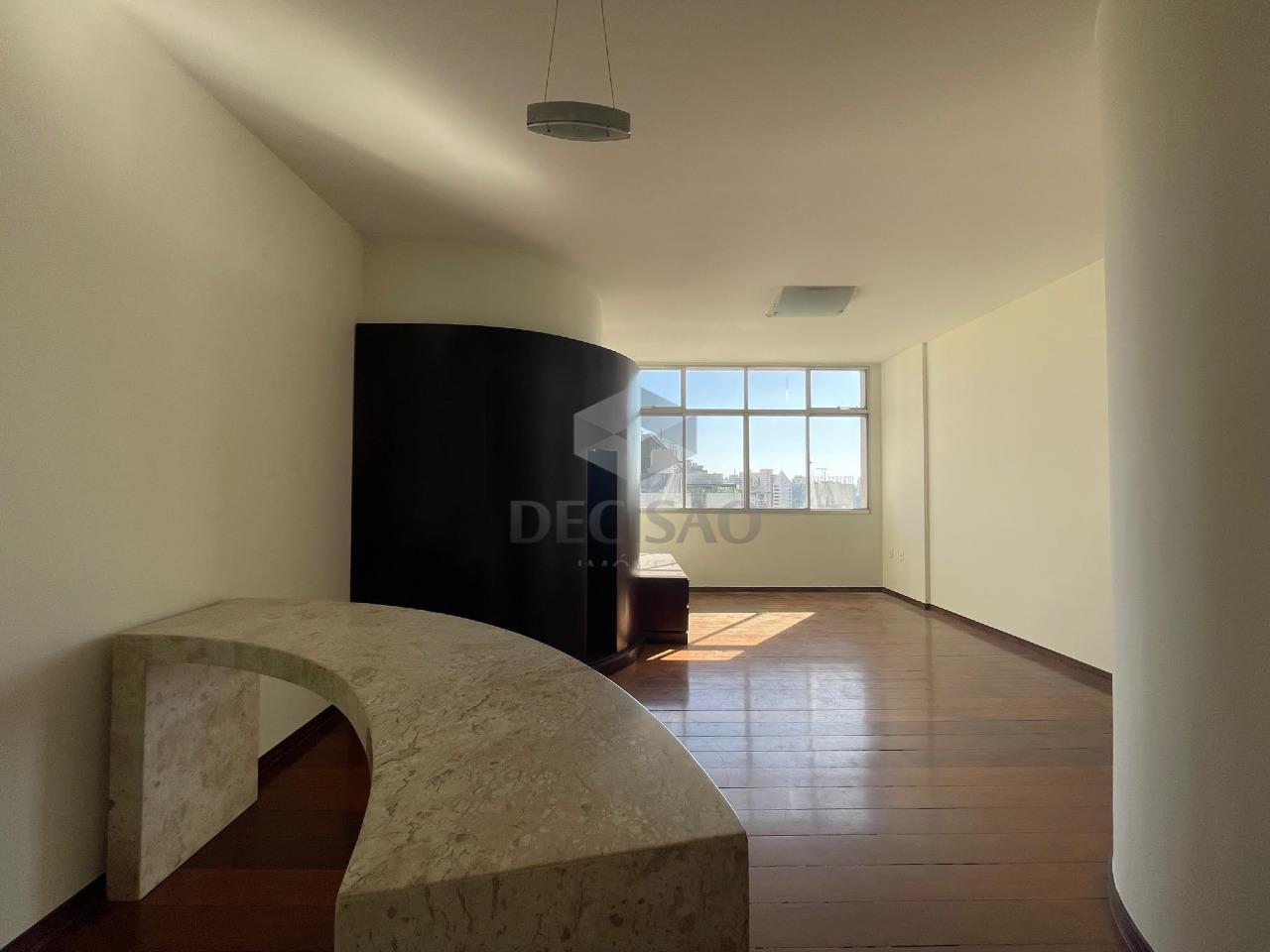 Apartamento 4 Quartos à venda no Funcionarios: 