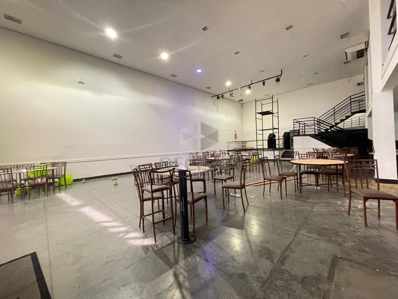 Prédio Comercial à venda no Renascença: 