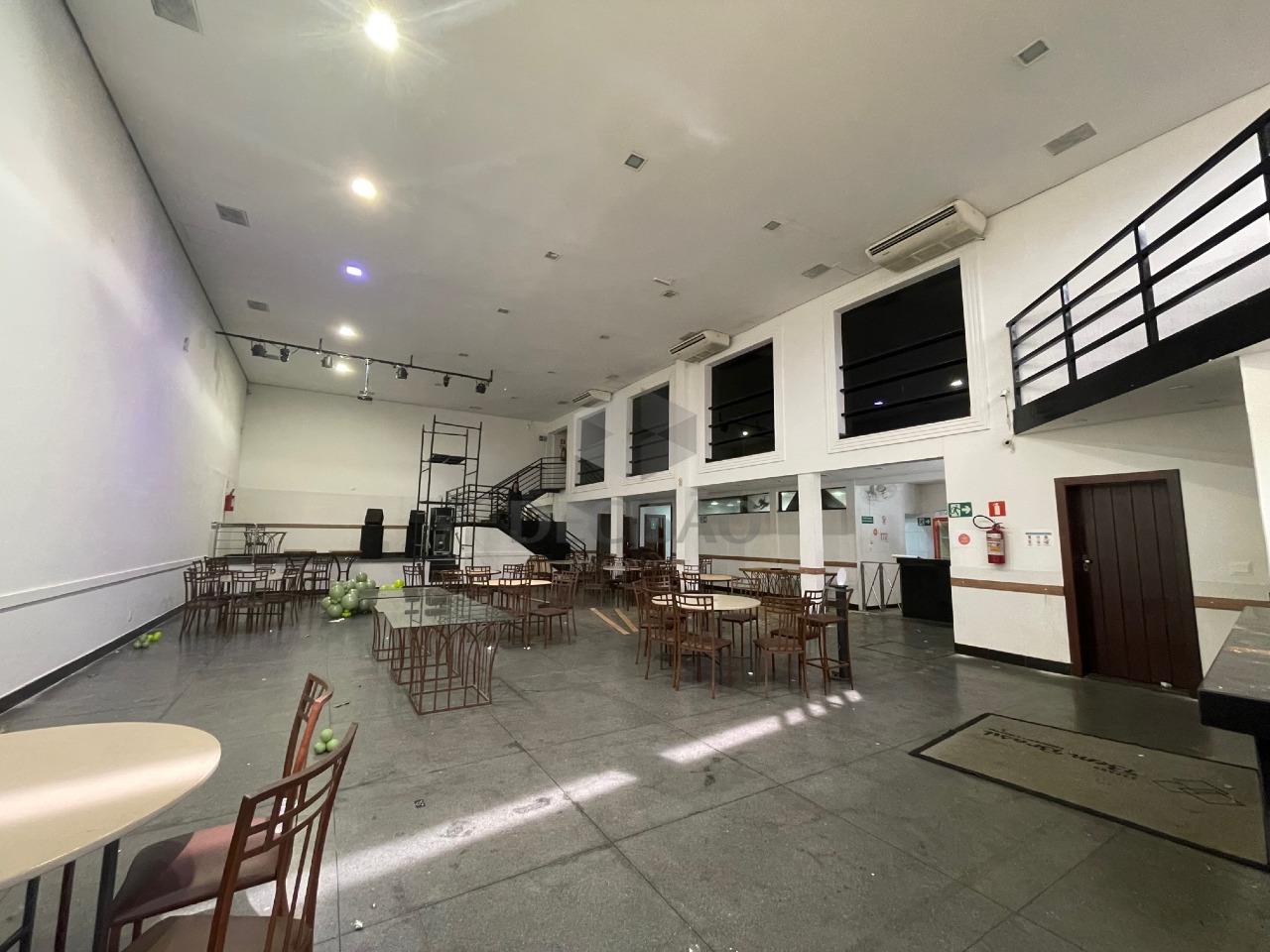 Prédio Comercial à venda no Renascença: 