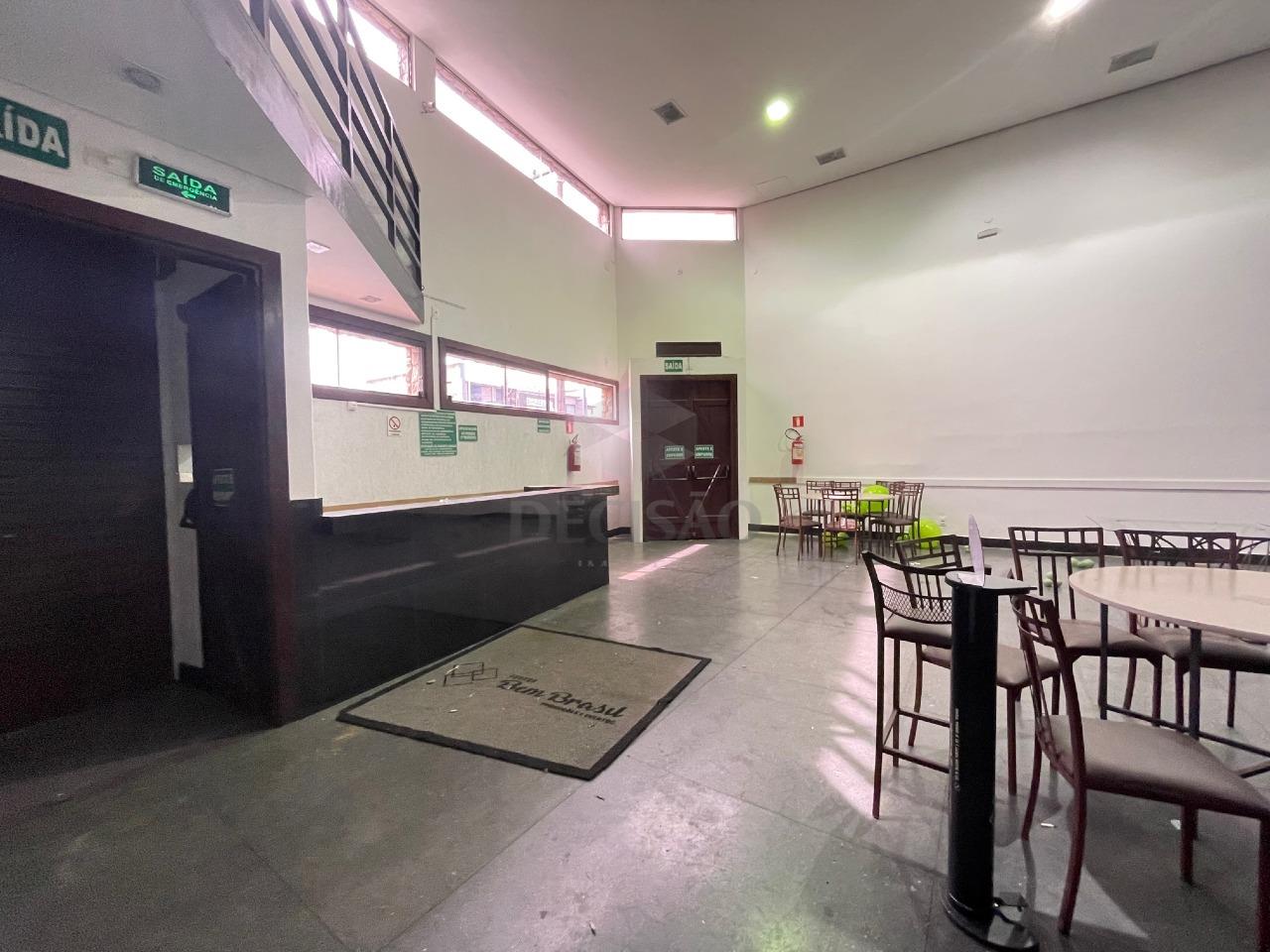 Prédio Comercial à venda no Renascença: 