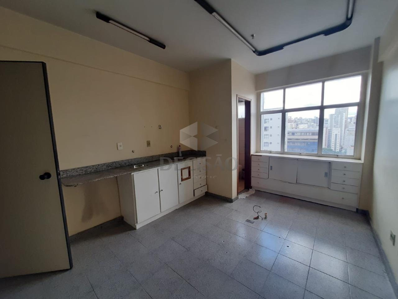 Sala à venda no Lourdes: 