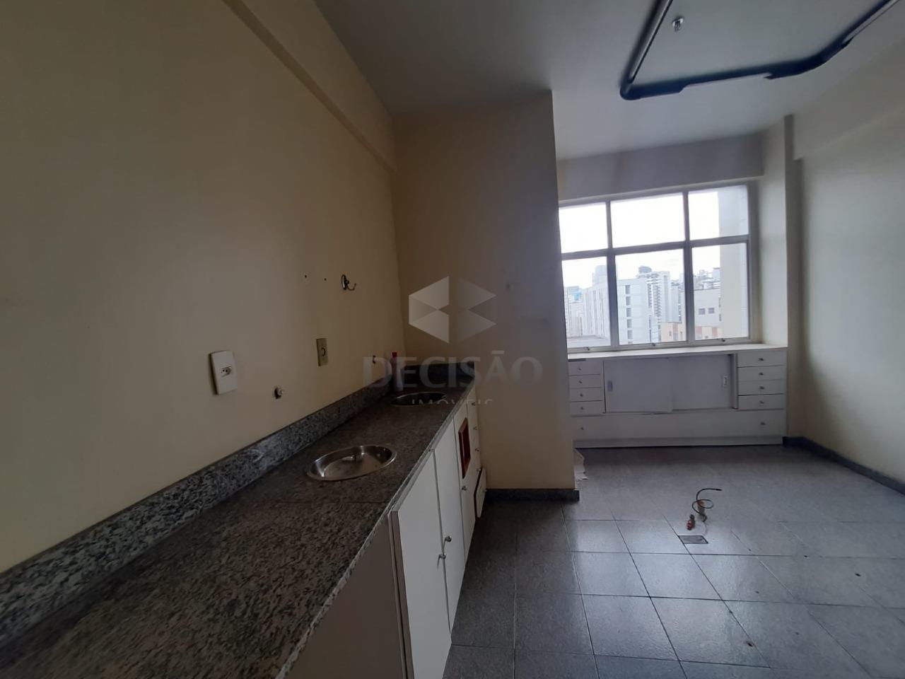 Sala à venda no Lourdes: 