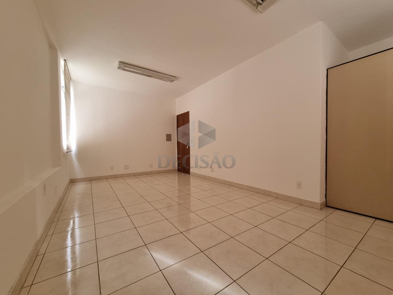 Sala à venda no Lourdes: 