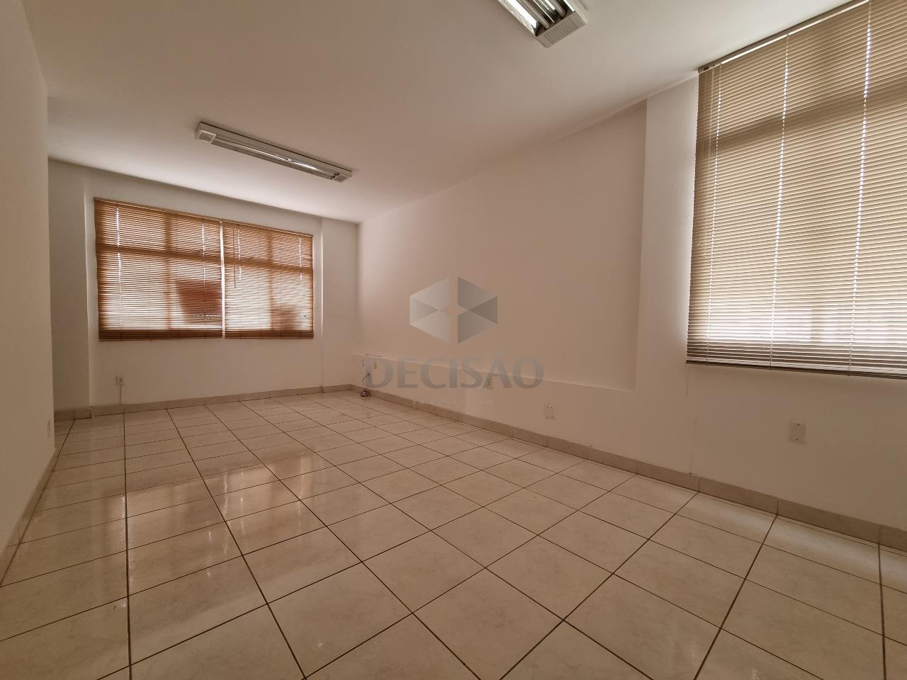 Sala à venda no Lourdes: 